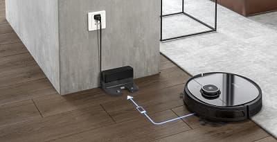 自ら充電台に戻っていくDEEBOT